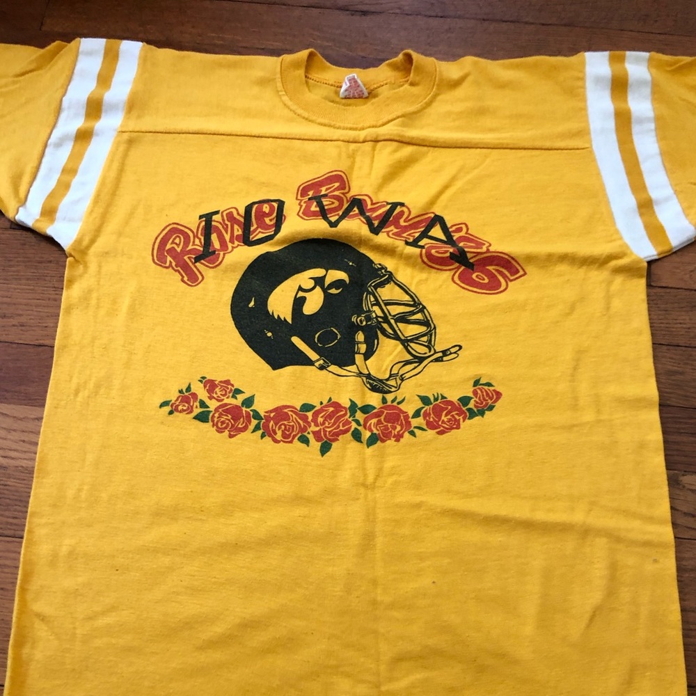 MEGA SALE! Vintage Iowa Hawkeyes Rose Bowl T